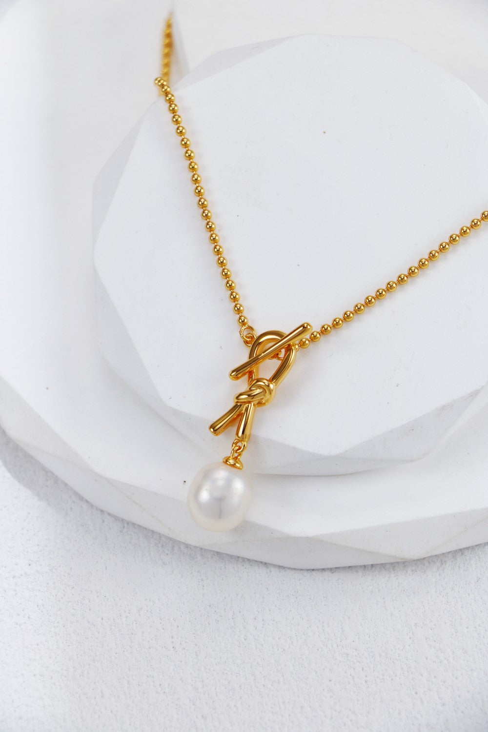 Knot Pearl Pendant Necklace