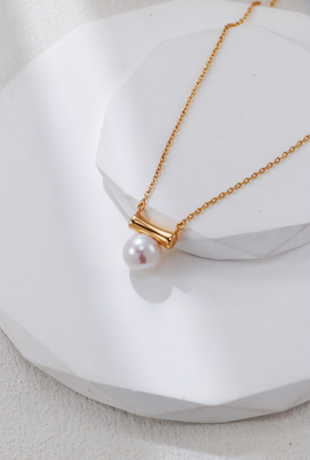 Minimal Lines Round Pearl Pendant Necklace & Earrings
