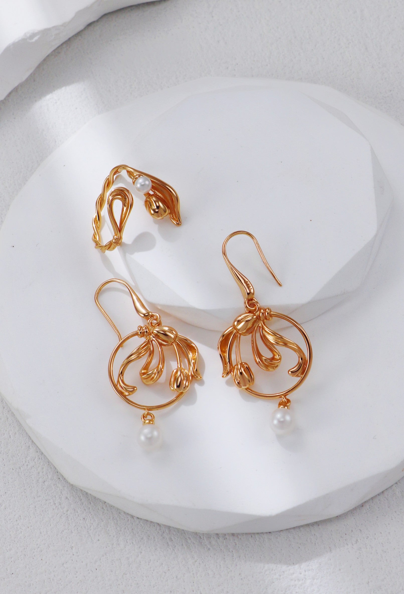 Tulip Dew With Tiny Pearl Set