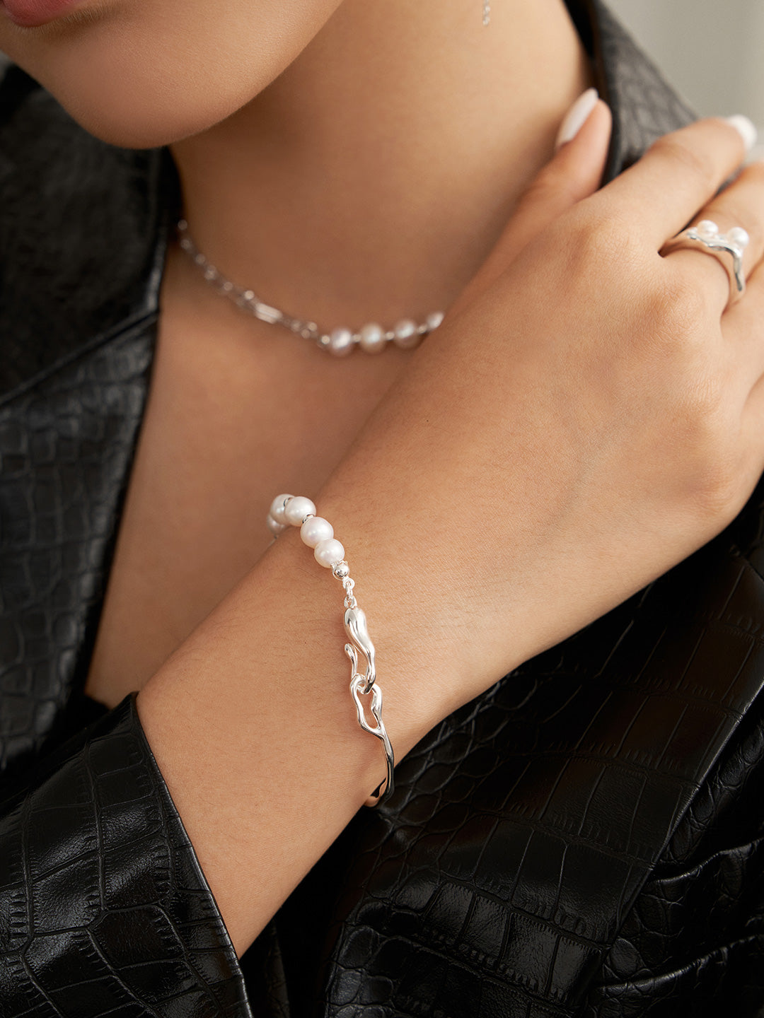 Liquid Wave Pearl Bracelet