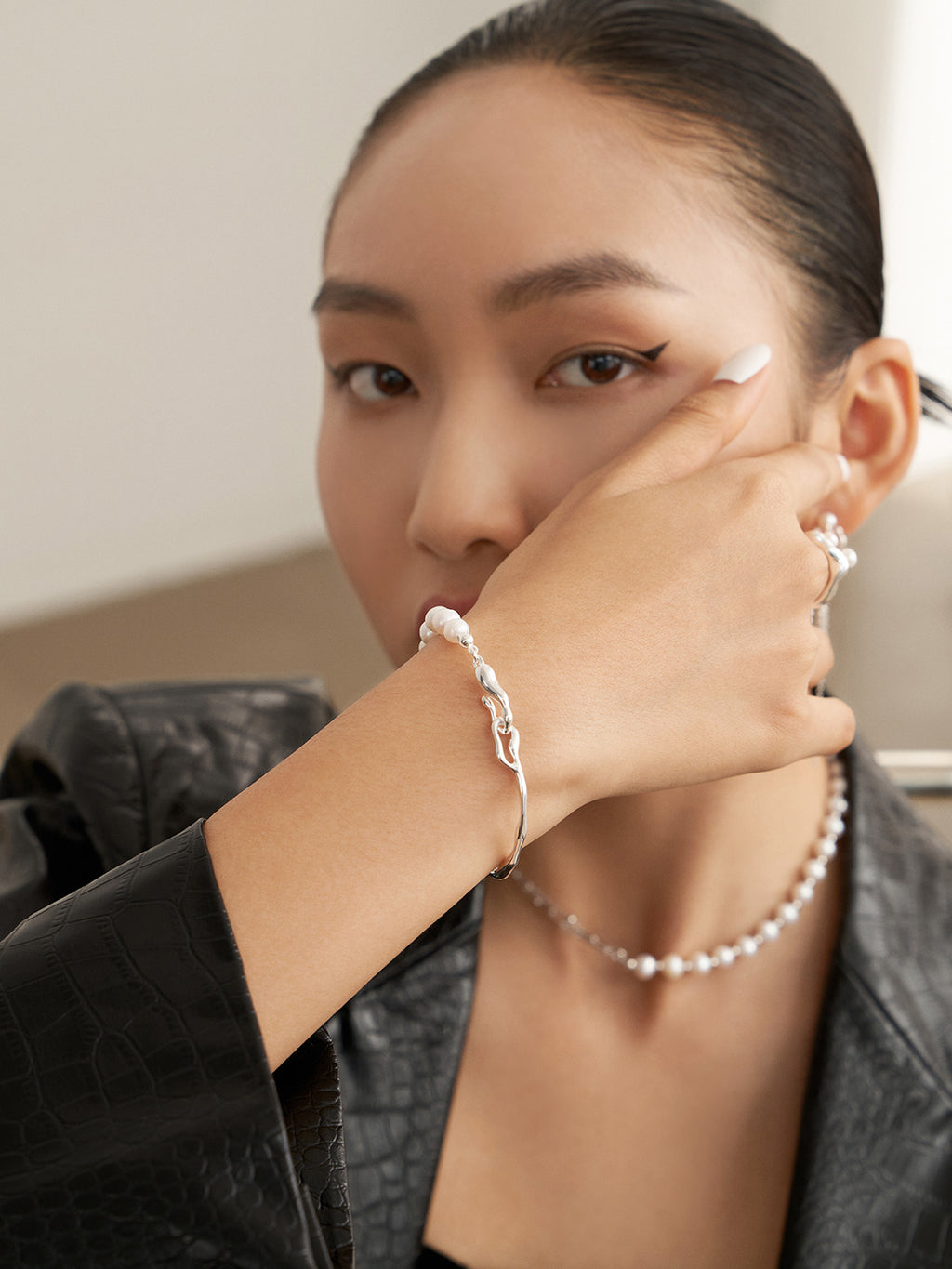 Liquid Wave Pearl Bracelet