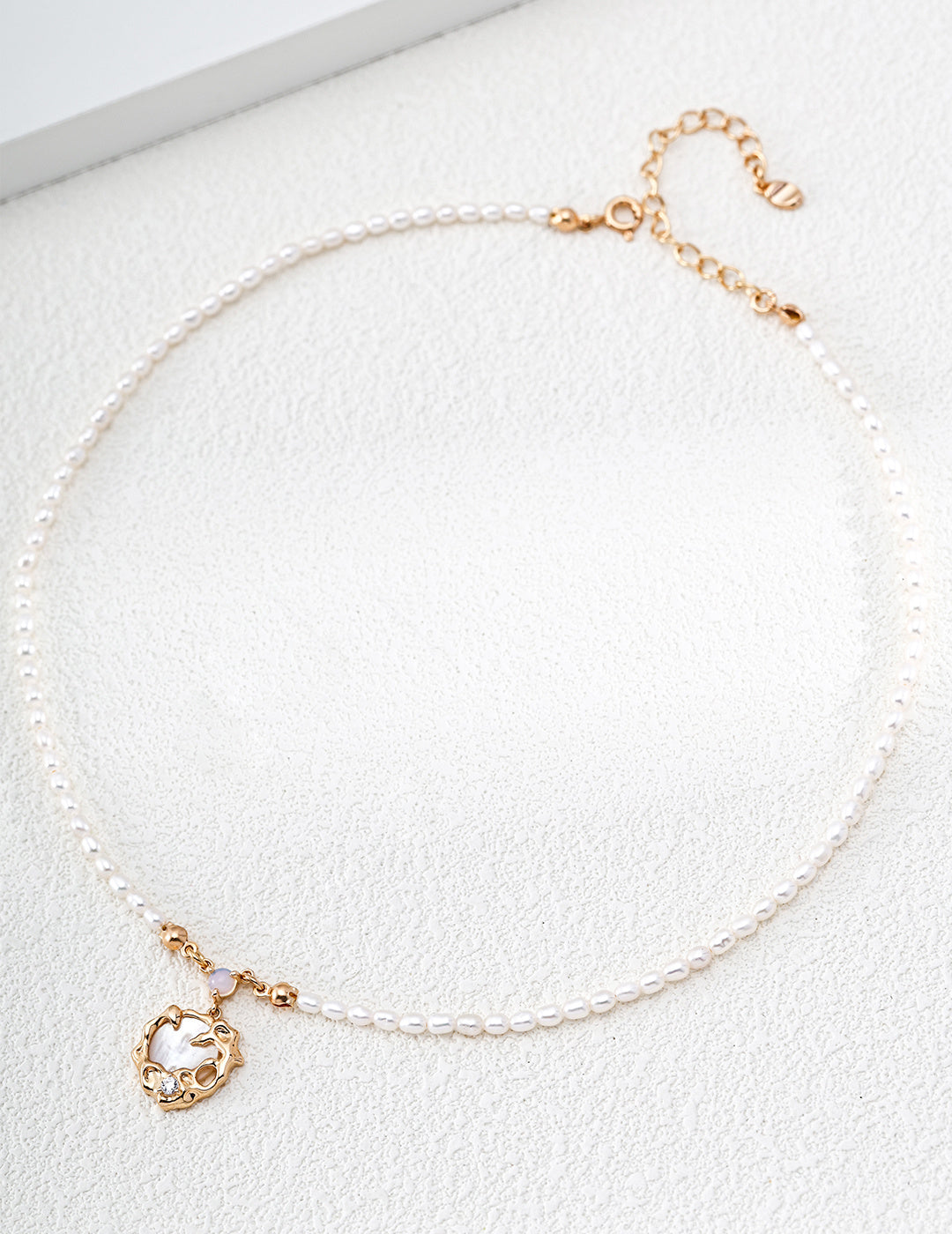 Dove Mother-of-Pearl Tiny Pearl Necklace