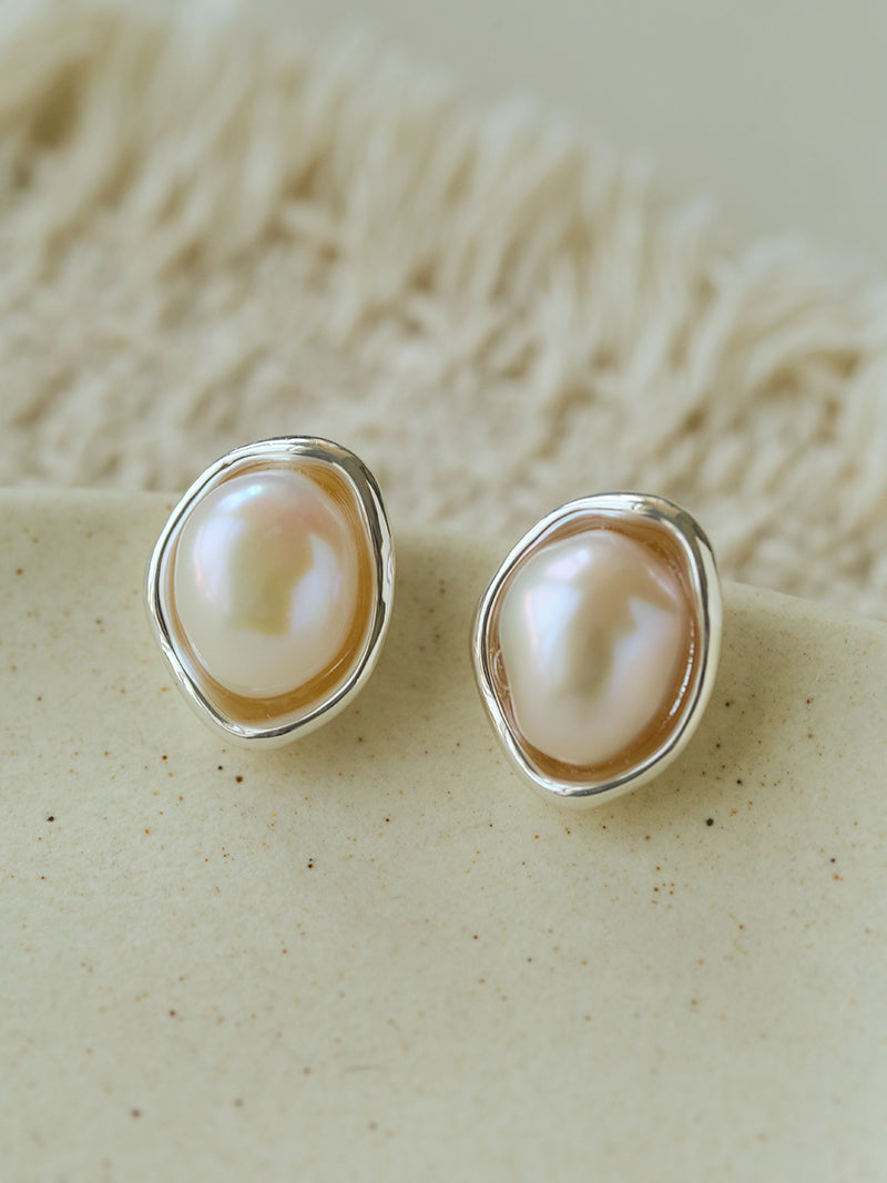 Metal Bezel Setting Baroque Pearl Necklace & Stud Earrings