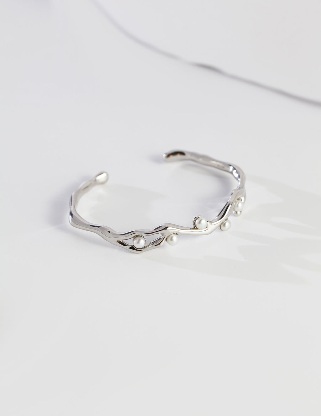 Cloud Veil Pearl Bangle