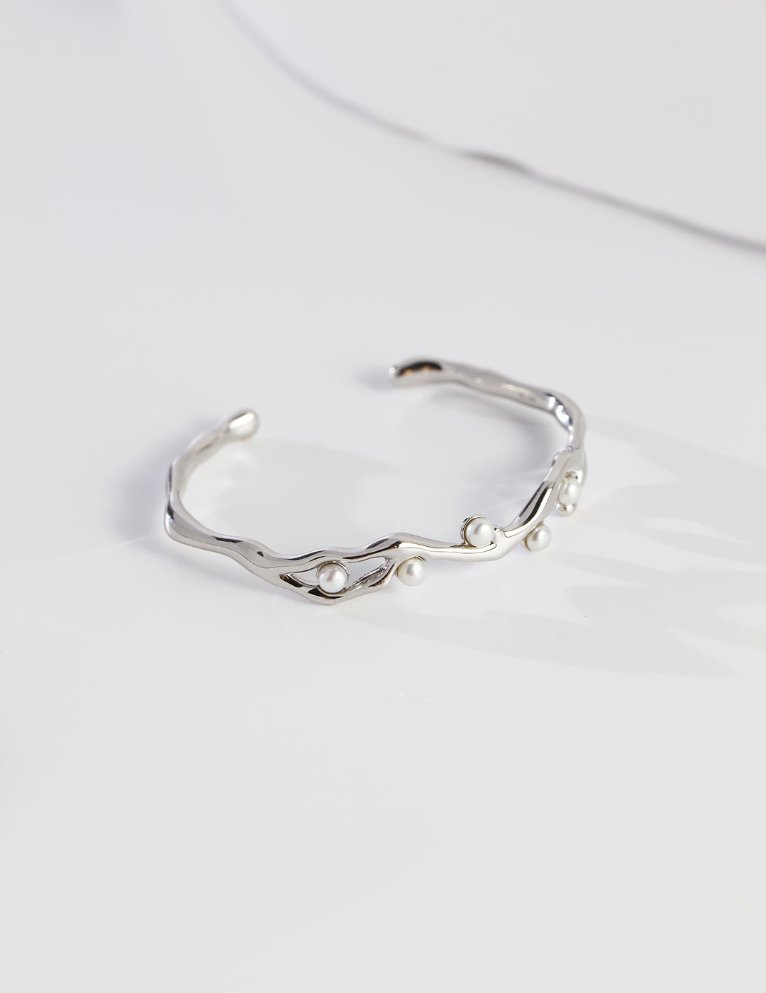 Cloud Veil Pearl Bangle